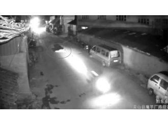 Yol ortasında sızan adam feci şekilde öldü