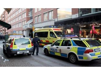 Okula kılıçlı saldırı: 5 yaralı