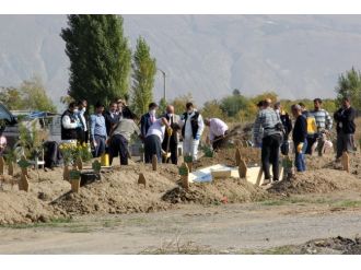 Yeşil’e ait olduğu düşünülen mezar açıldı