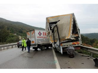 Frenleri tutmayan otobüs 6 aracı biçti
