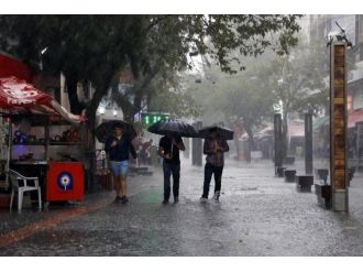 Eğitim-öğretime yağmur engeli