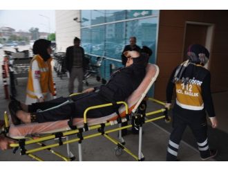 Çocuğunu kurtarmak isterken çatıdan düştü