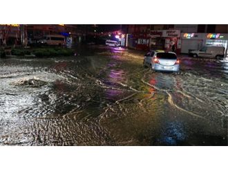 Şiddetli yağış Tekirdağ’ı etkisi altına aldı