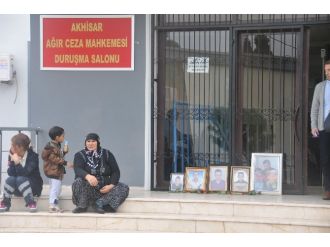 Mahkeme heyeti ara karar için toplandı