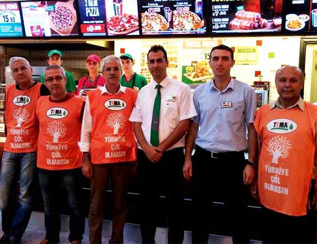 Sbarro Restoran’a TEMA Gönüllülük Belgesi verildi