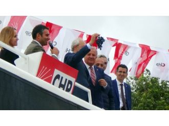 Kılıçdaroğlu’na ’Cimin üzümü’ ikram edildi