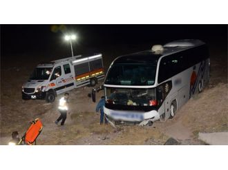 Yolcu otobüsü şarampole düştü: 19 yaralı