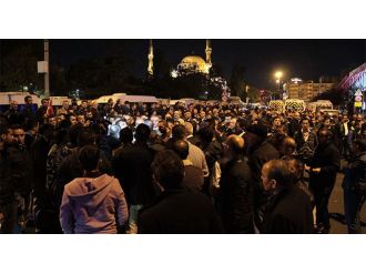 Serviscilerden plaka eylemi