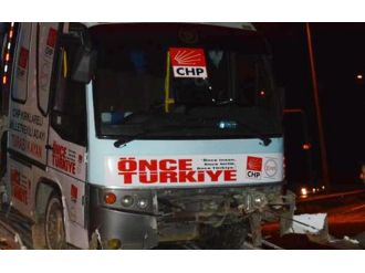 CHP’ye ait minibüs kaza yaptı: 19 kadın yaralı