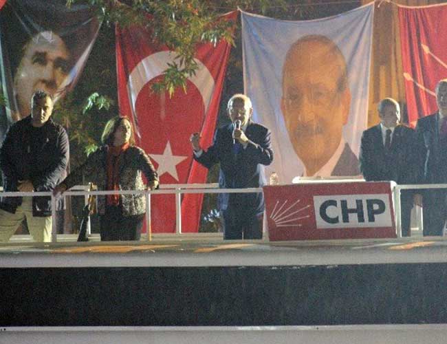 CHP Lideri Kılıçdaroğlu Mitingini Yağmur Altında Yaptı