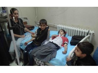 332 öğrenci zehirlendi