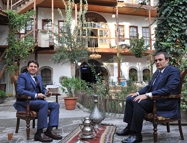 Bu Kez de Tarihi Konaktan Seslendi