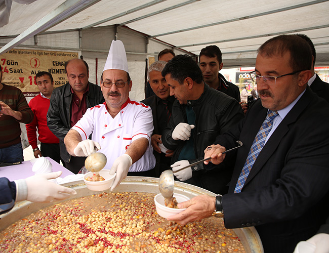 Afşin Belediyesi’nden Aşure İkramı
