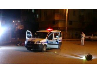 Kaçarken polise el bombası attılar