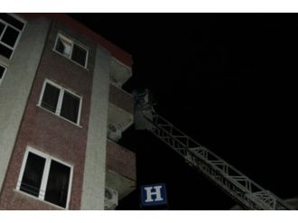 18 kişi yanan otelde mahsur kaldı