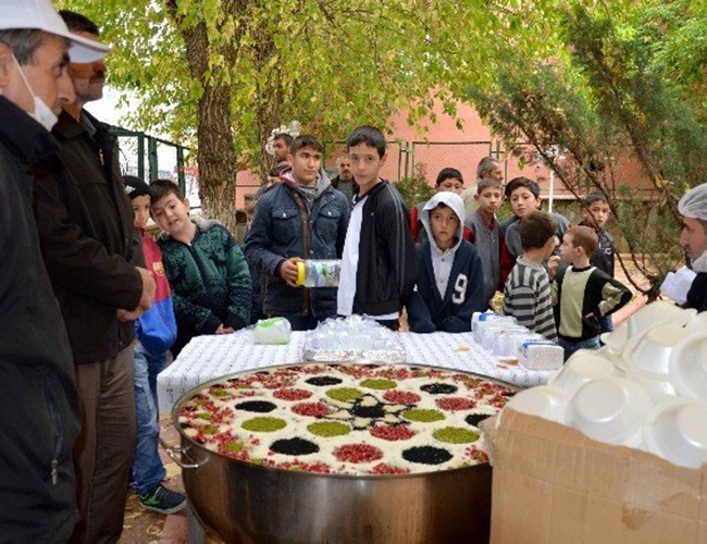 Büyükşehir'den Aşure İkramı