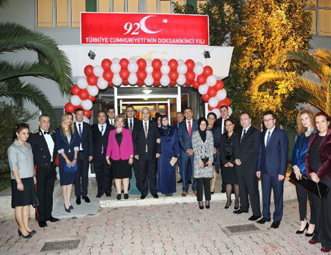 Vali Güvençer’den Cumhuriyet Resepsiyonu