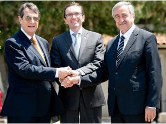 Kıbrıs’ta liderler yeniden bir araya geldi