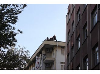 İkna etmek için çay verdiler