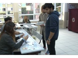 İstanbul’da oy verme işlemi başladı