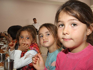 Rönesans Eğitim Vakfı Öğrencileri Sevindirdi