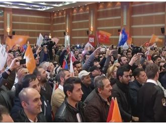 AK Parti’de zafer kutlamaları