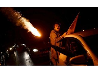 Zafer coşkusu binleri sokağa çıkardı