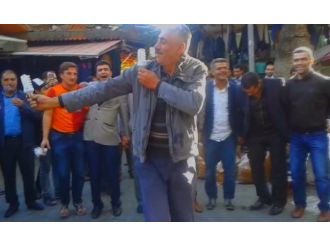 Ampulle halay çekti