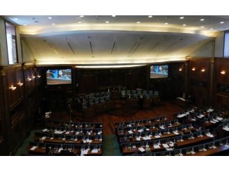 Kosova Meclisinde asayiş berkemal