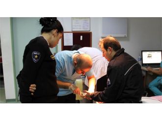 2 polisi ısırarak hastanelik etti!