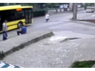 Eşini gözlerinin önünde kaybetti !