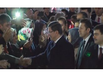 Davutoğlu akşam namazını Eyüp’te kıldı