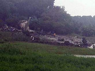 Uçak düştü: 10 ölü !