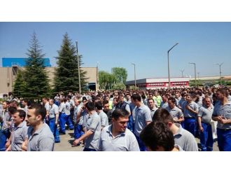 Eyleme katılan 1500 işçi kovuldu