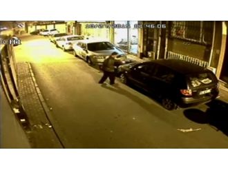 Araçları böyle yaktı !