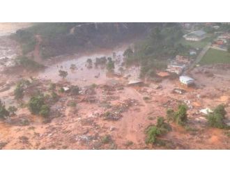 Baraj çöktü : 16 ölü