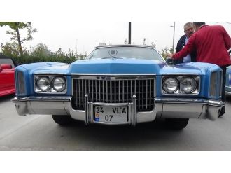 Klasik otomobiller görenleri hayran bıraktı