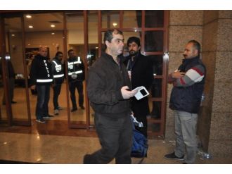 Emniyet müdürü de dahil 17 kişi tutuklandı