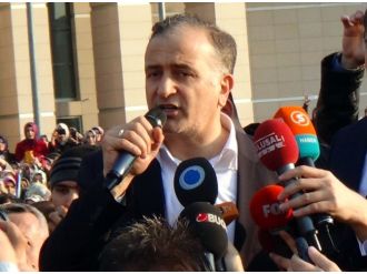 Ekrem Dumanlı hakkında yakalama kararı !