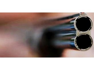 Emekli polis kafasına sıktı