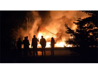 Kimyasal madde taşıyan TIR alev alev yandı!