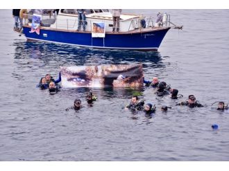 Mavi gözler denizde açıldı