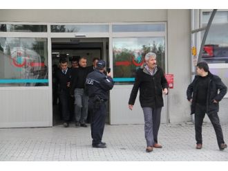 Polis memuru başhekimi vurdu