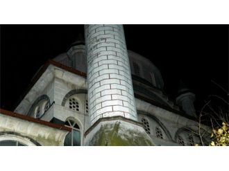 Camiden düşerek öldü
