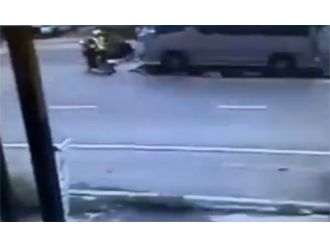 Motosikletli polis trafik terörü kurbanı oldu