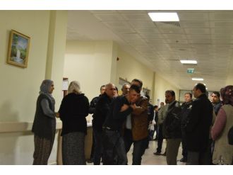 Kamyon ile otomobil kafa kafaya çarpıştı: 1 ölü,3 yaralı