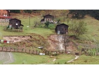 Turizm cennetini fırtına ve sel vurdu