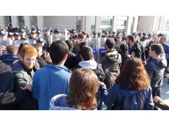 İstanbul Adalet Sarayı önünde arbede