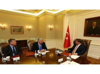 Davutoğlu İngiltere Savunma Bakanını kabul etti