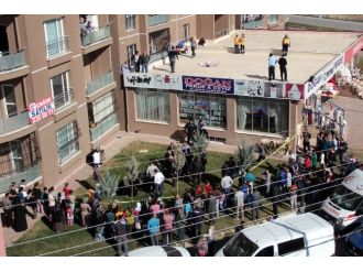 Eşiyle tartışan kadın 11. kattan atladı